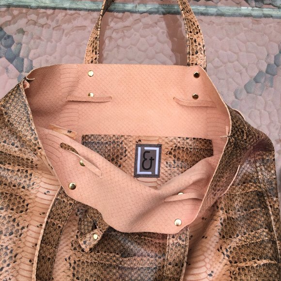 Purse & Wristlet Faux Snakeskin Croc Embossed Leather Line & Label Brooklyn NY - Picture 16 of 16